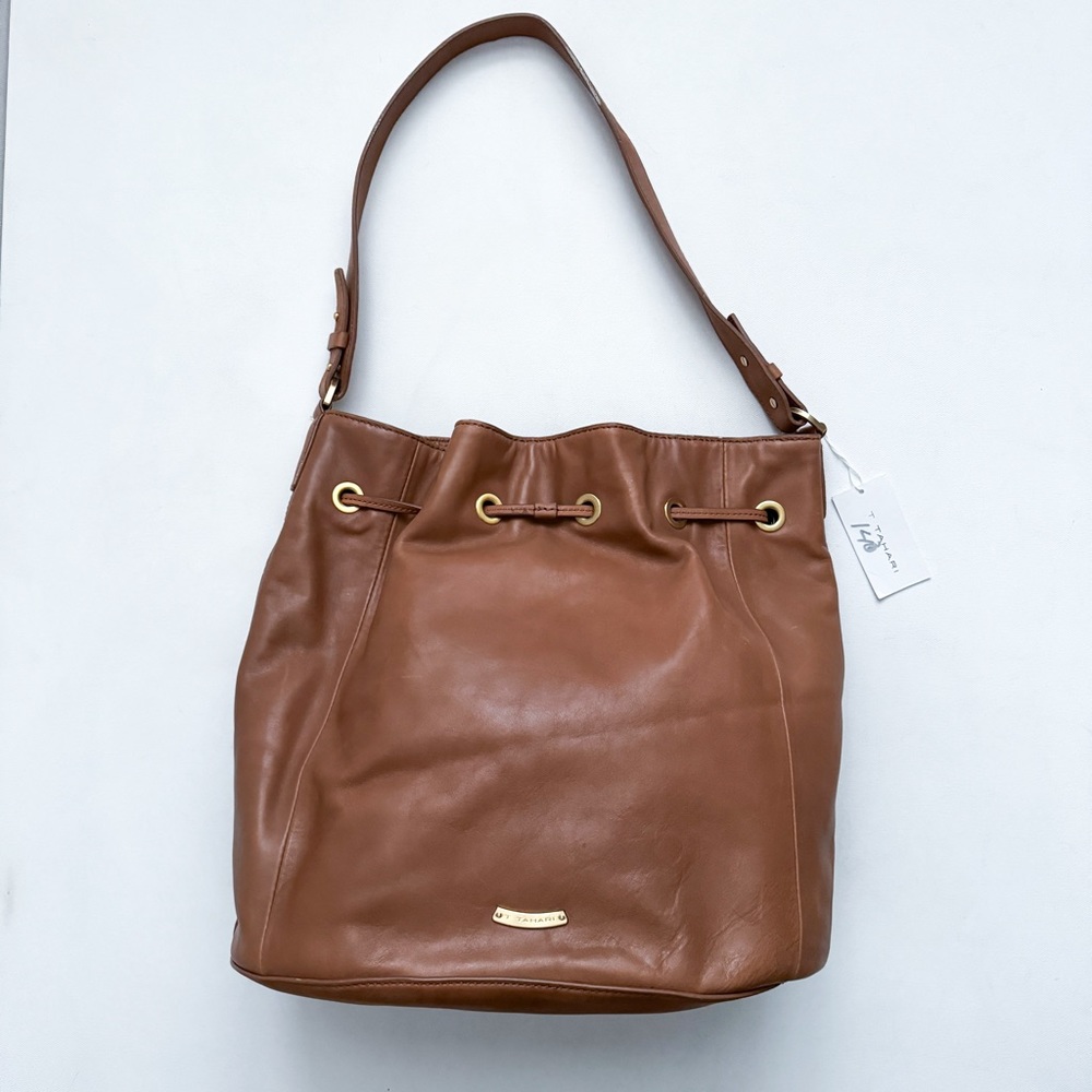 T Tahari Tan Leather Drawstring Hobo Bucket Bag With Dust Bag - Picture 4 of 10